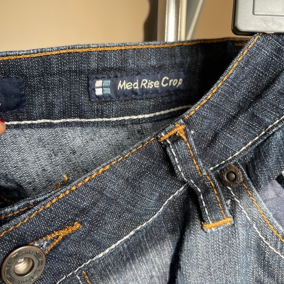 Size 8 dark wash denim capris - Picture 2 of 5